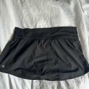 Lululemon size 8 skirt with shorts